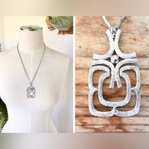 Vintage 1974 Avon Mayan Pendant Necklace